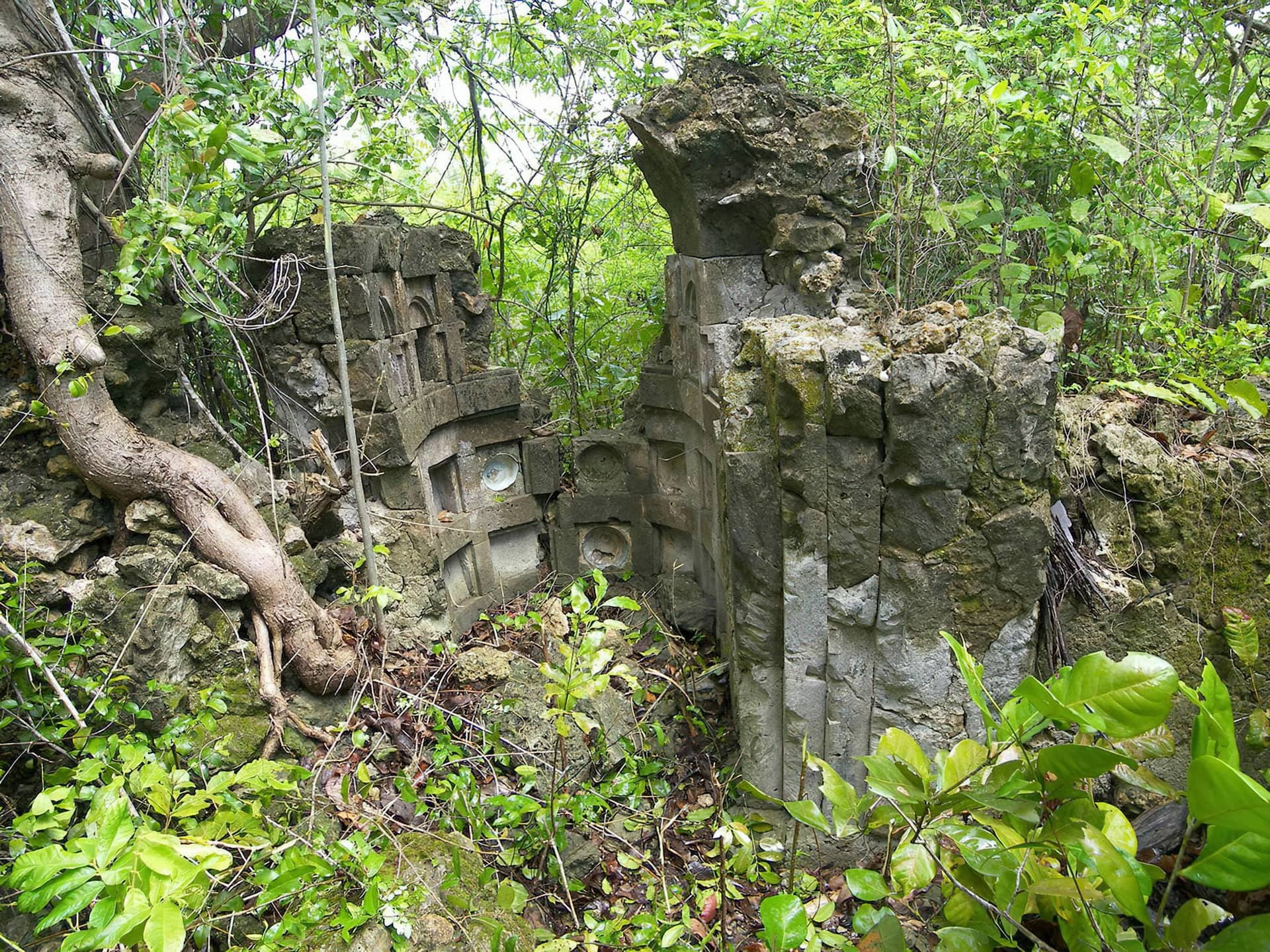 Kua Ruins & Hidden Lagoon