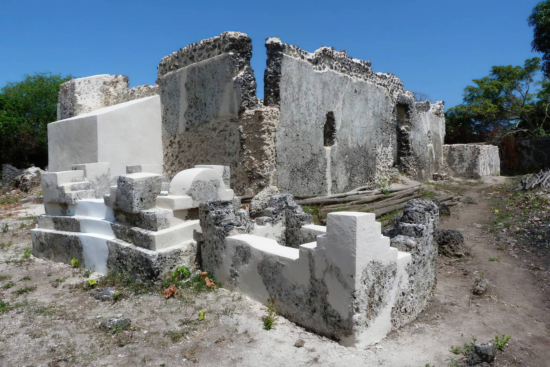 Kua Ruins & Hidden Lagoon – Kua Ruins Mosque Mafia